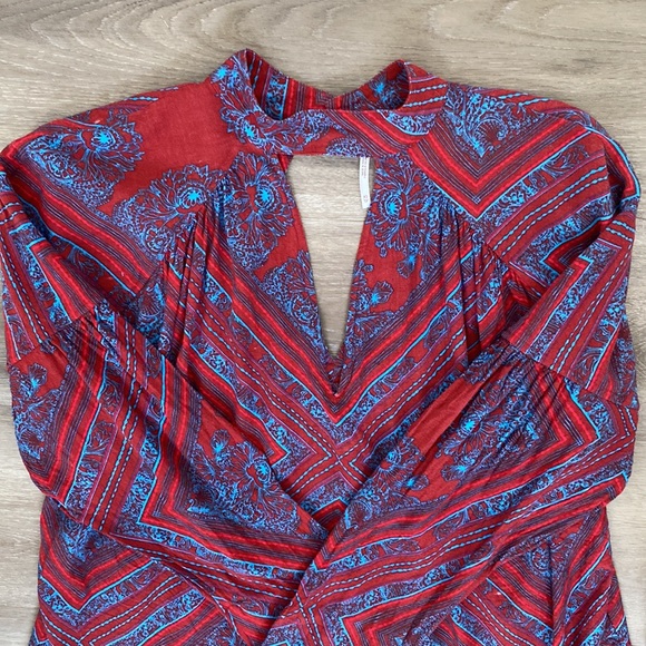Free People Walking On A Dream Keyhole Plunge Red Blouse Shirt - Size XS - Picture 7 of 10